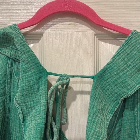 BiBi Green Textured Blouse - Picture 6 of 6